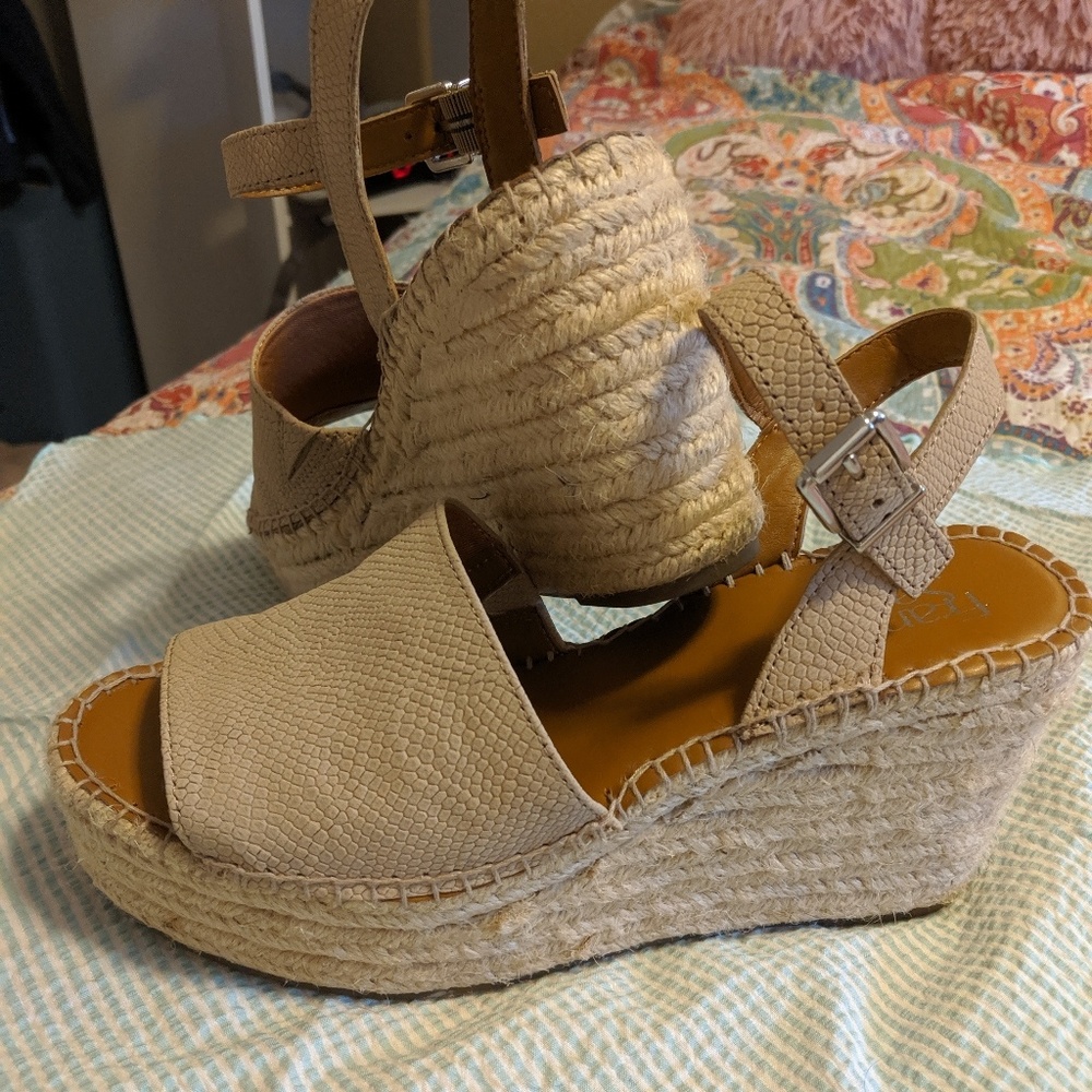 Tan espadrilles sandles